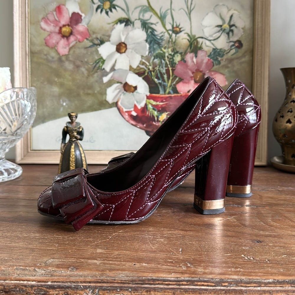 BCBG MaxAzria Burgundy Leather Quilted Pumps 36.5